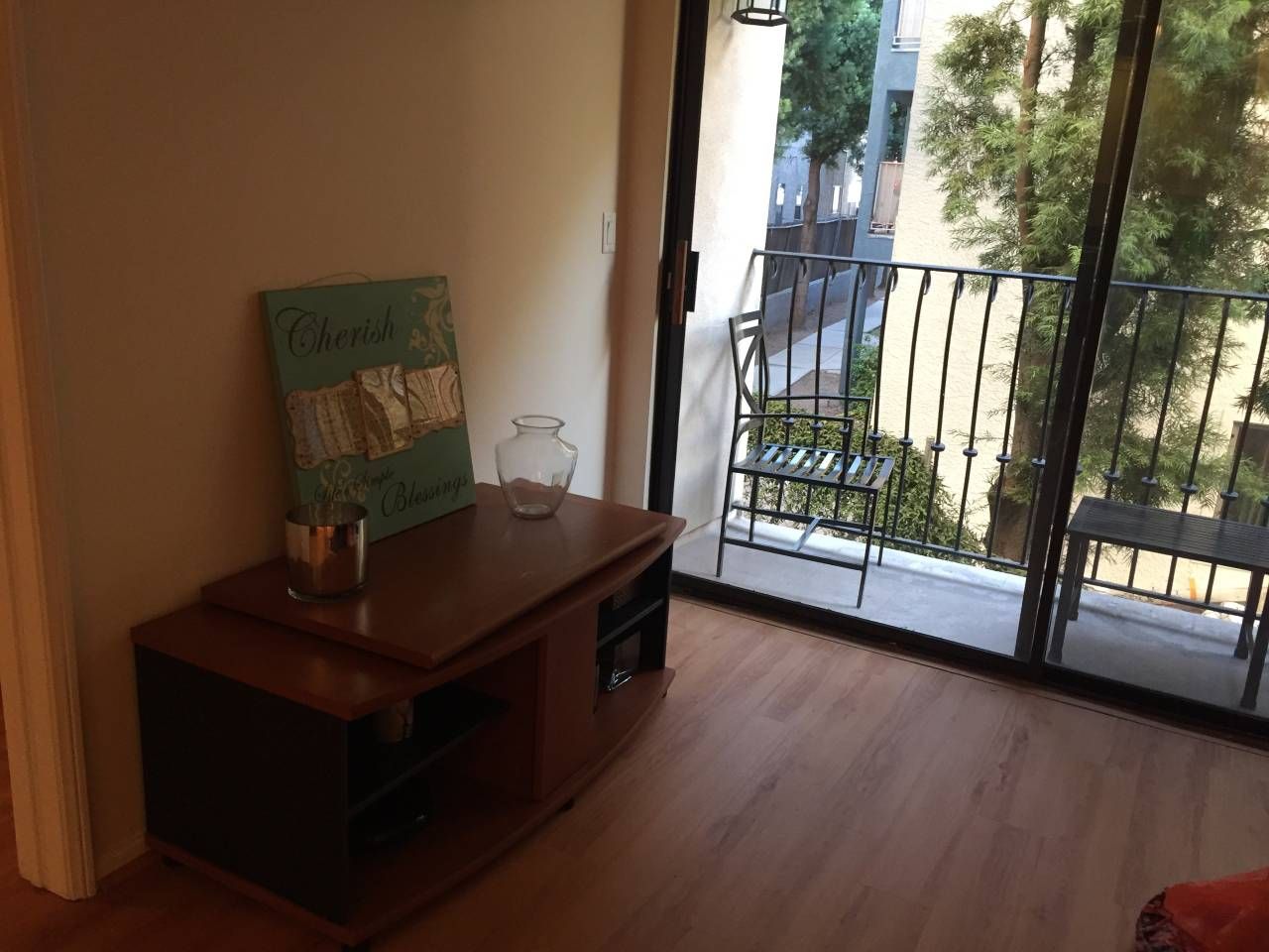 los Angeles Luxury 2 bedroom apt