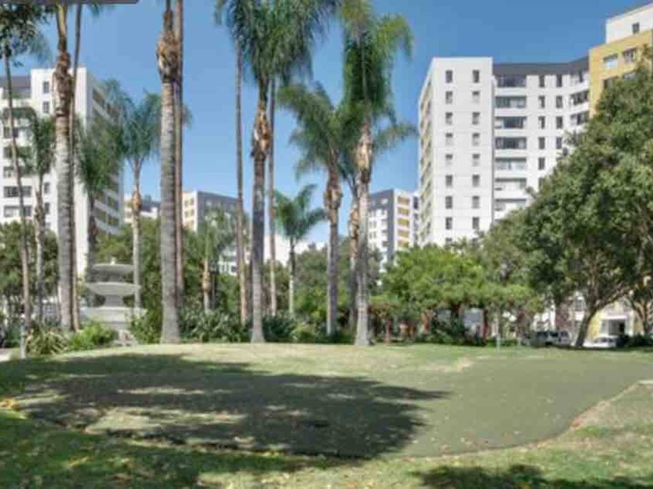 2BD/2BA LUXURY WEST HOLLYWOOD SPACIOUS APARTMENT