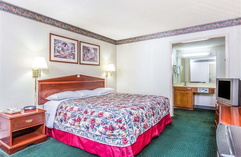 Days Inn by Wyndham Cornelia