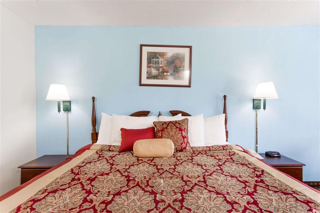 Days Inn by Wyndham Jonesville