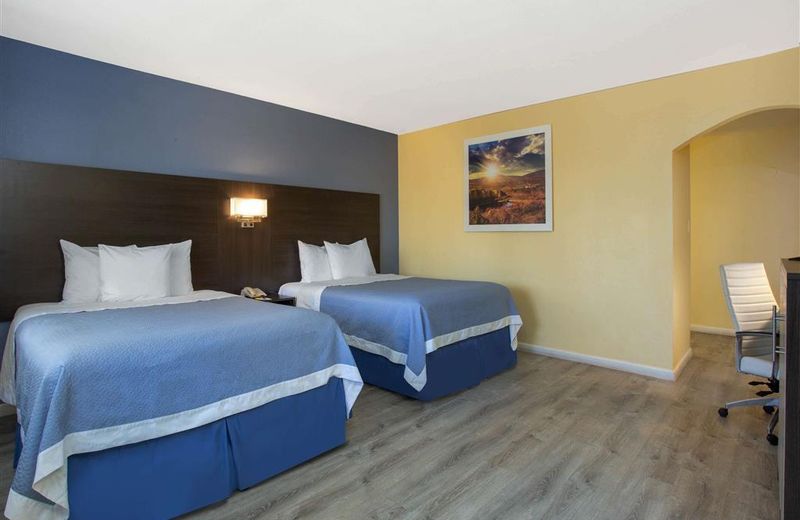 Days Inn by Wyndham Airport - Phoenix