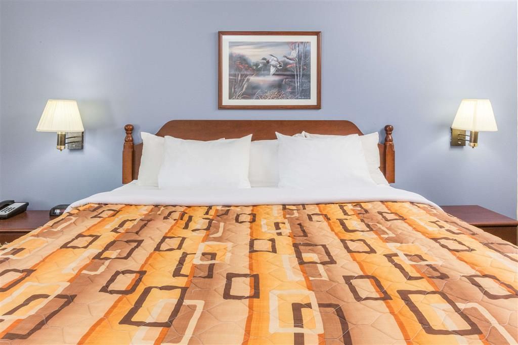 Days Inn by Wyndham Rayne