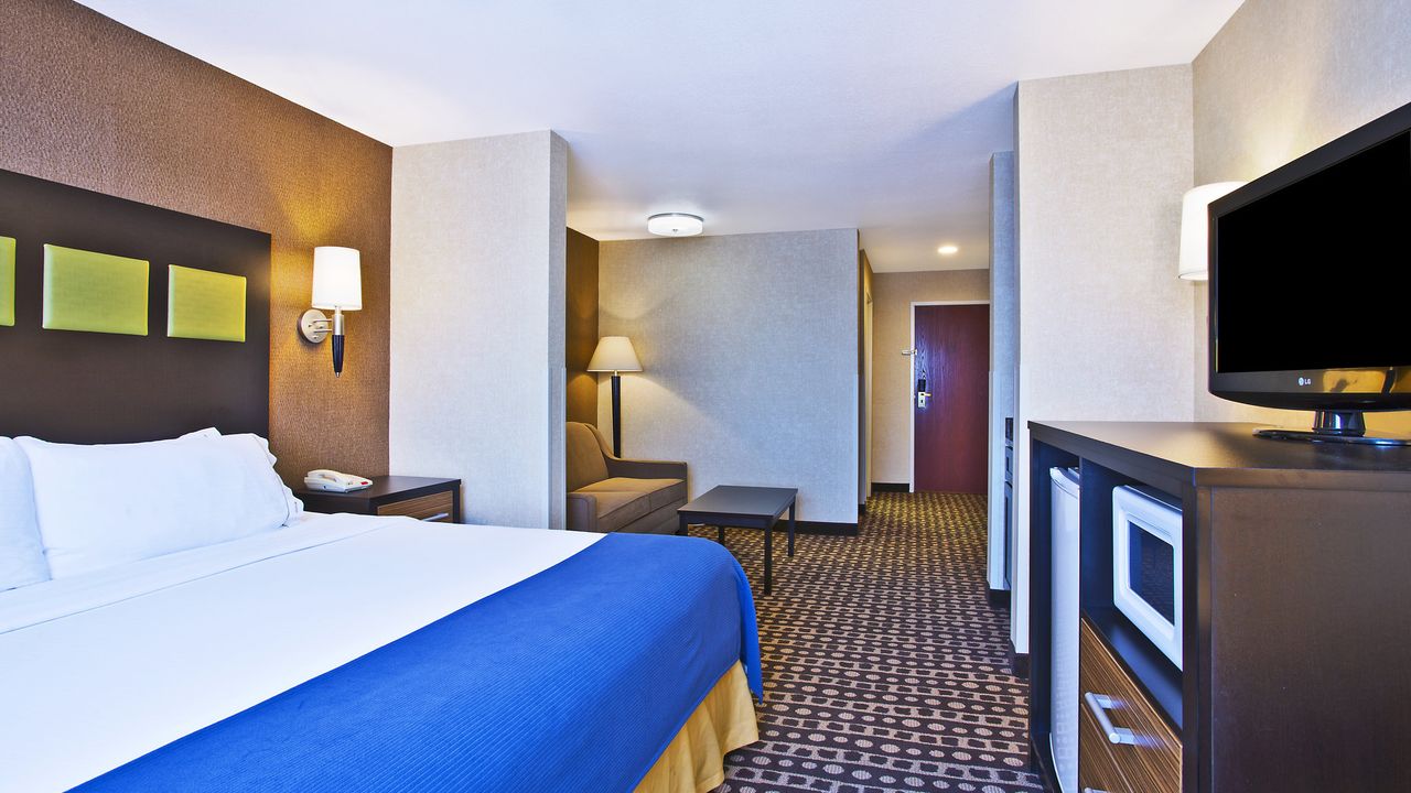 Holiday Inn Express Hotel & Suites Wabash