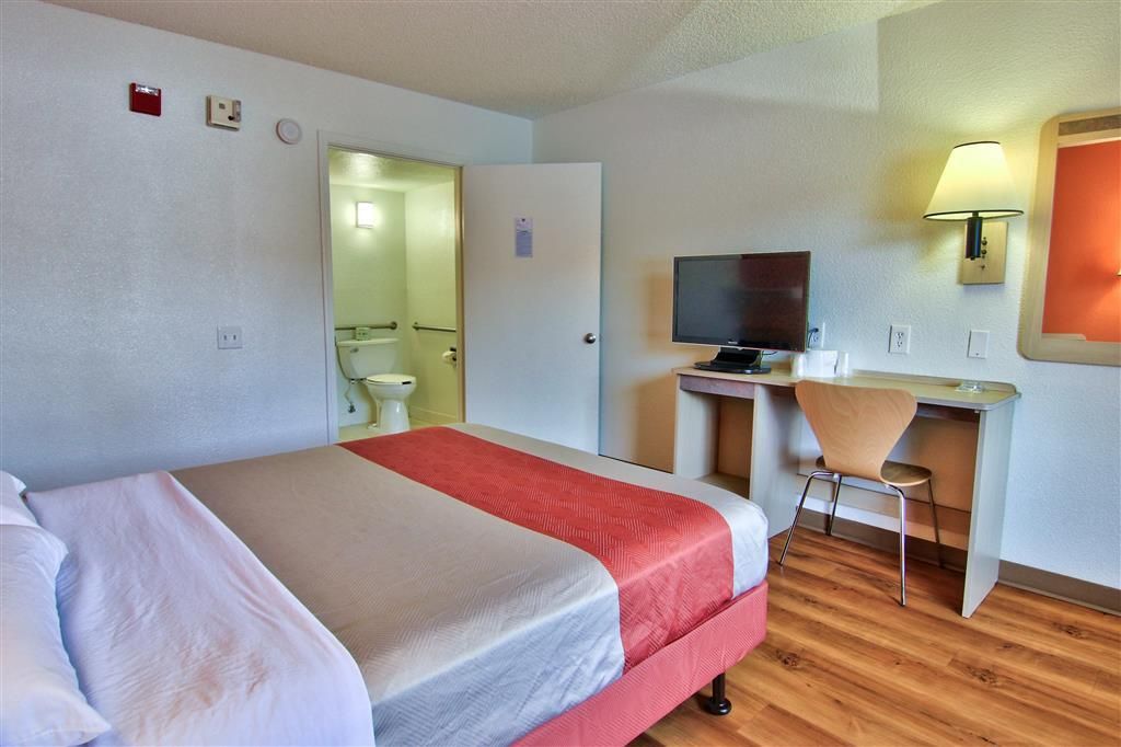 Motel 6-West Sacramento, CA