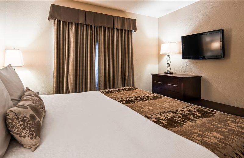 Best Western Plus Pembina Inn & Suites