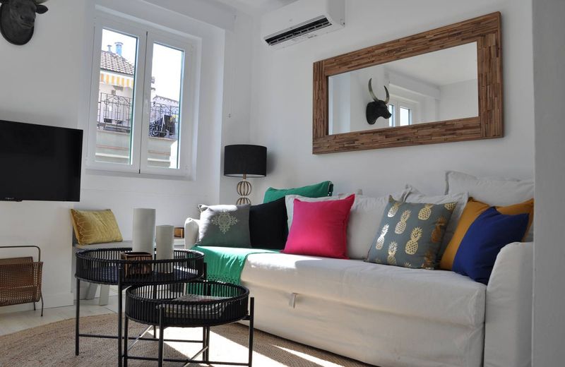 Modern Central Apartment in Madrid. Wifi