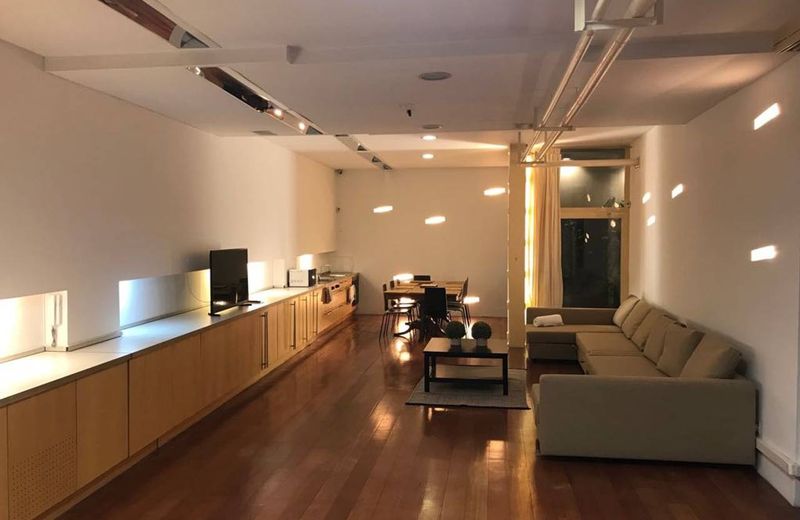 Loft diafano de estetica industrial neoyorquina