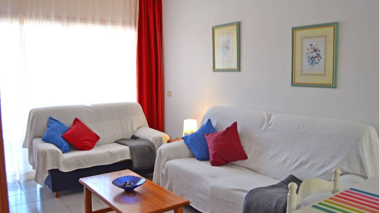 Alquilaencanarias-Medano Galte, terrace and beach