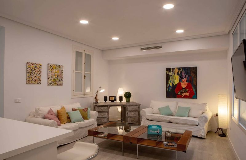 Artistic 2 Bed Apt just 4min to Pl.España