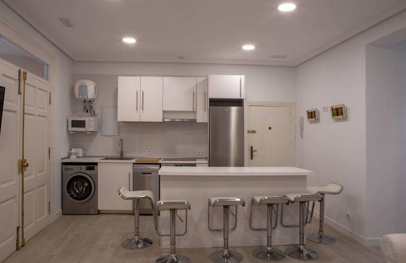 Artistic 2 Bed Apt just 4min to Pl.España