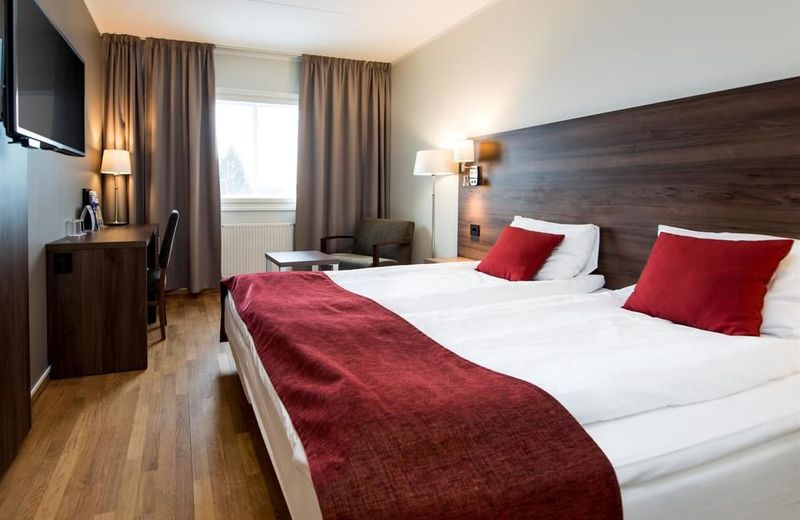 Park Inn by Radisson Oslo Airport Hotel West