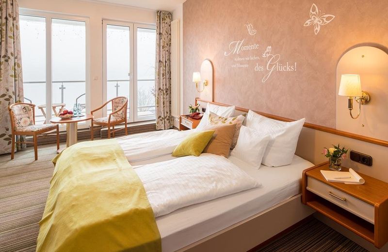 PlusNaturHotel direkt am Ederseeufer Waldhotel Wiesemann und Ferienapartments