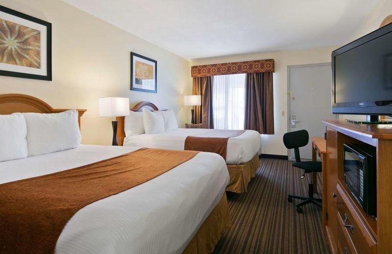 Best Western War Bonnet Inn