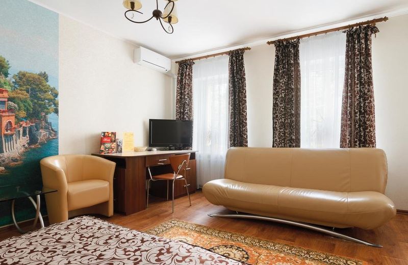 COMPLIMENTE GUEST HOUSE