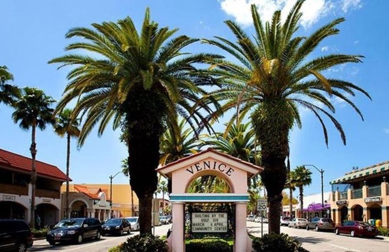 Island Sun Inn & Suites - Venice, Florida Historic Downtown & Beach Getaway