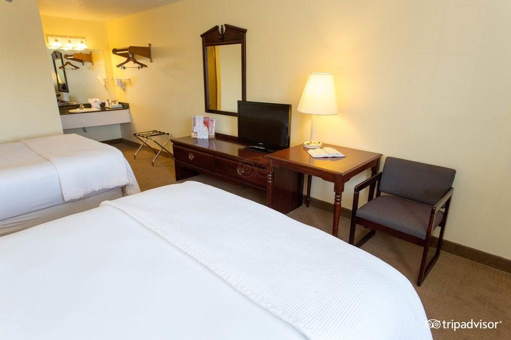 Seven Gables Inn