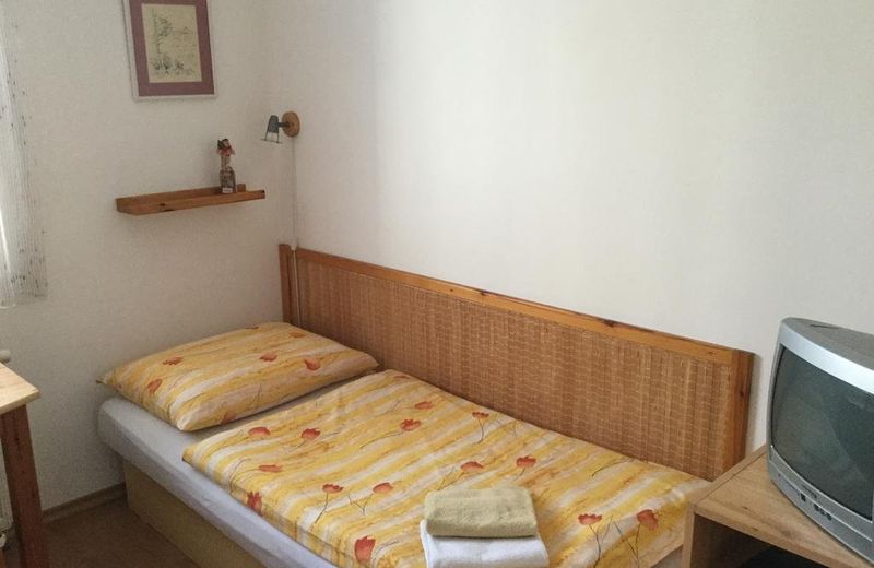 Pension 325