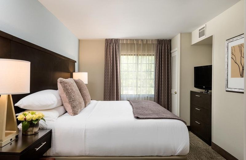 Staybridge Suites Chantilly Dulles Airport, an IHG Hotel