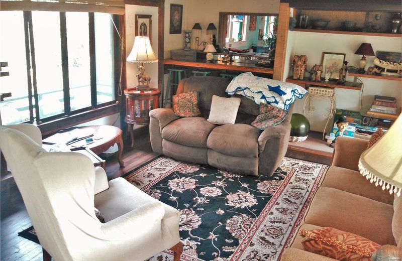 MAUREEN'S BED AND BREAKFAST