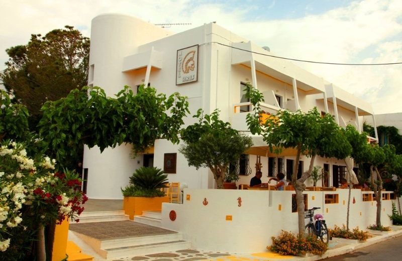 Aris Hotel