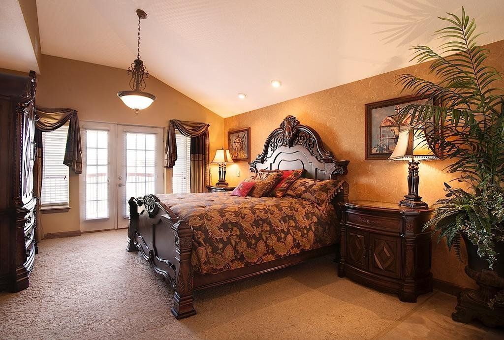 Grand Crowne Resort by Capital Vacations