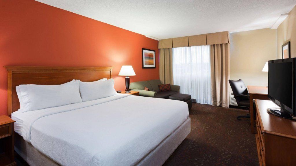 Holiday Inn Cincinnati-Riverfront, an IHG Hotel