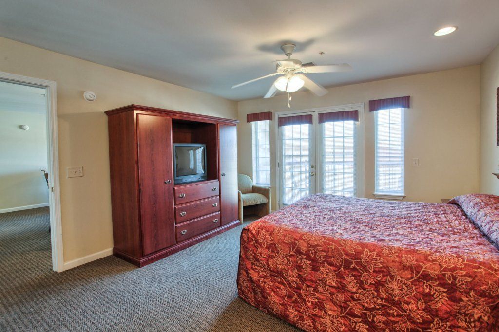 Surreys' Grand Crowne Resort