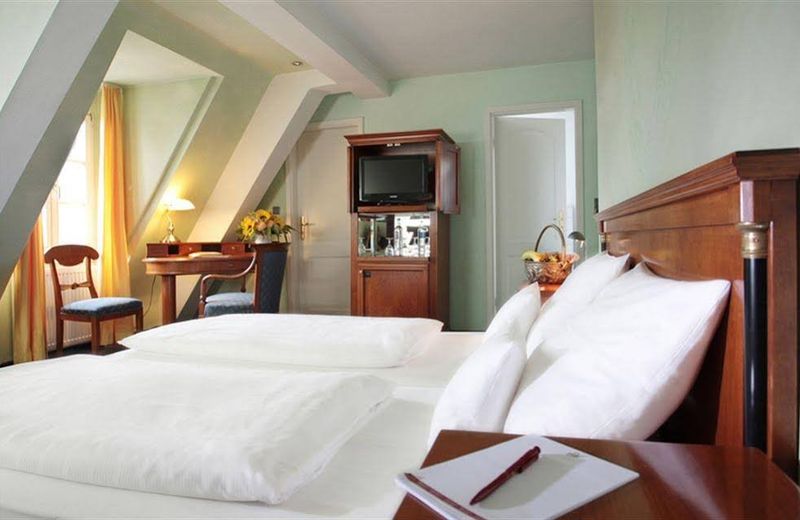 Hotel Schloss Edesheim
