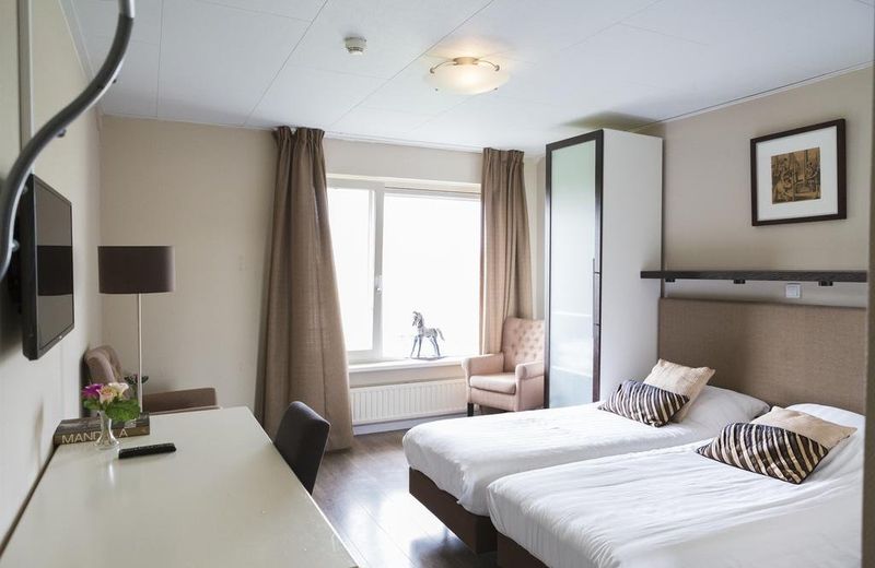 Human & Horse Hotel