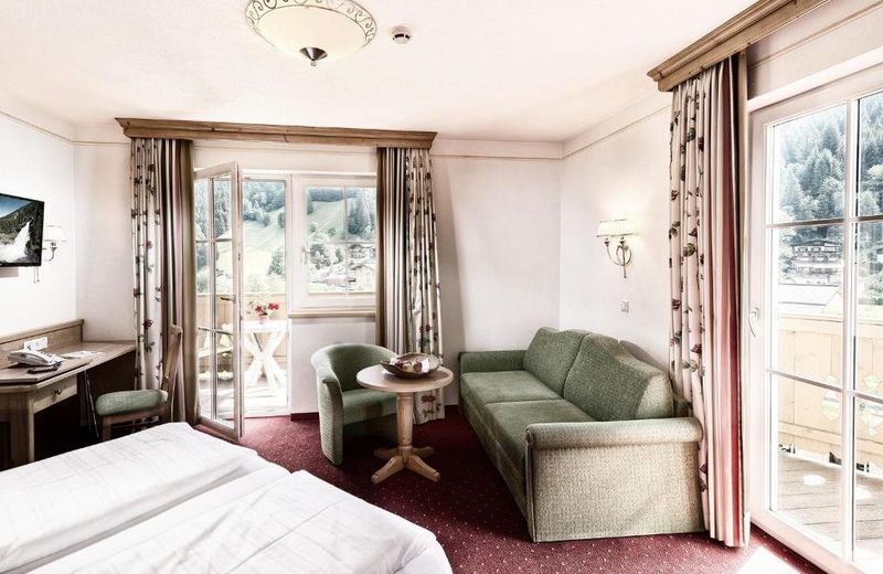 Hotel Bergzeit