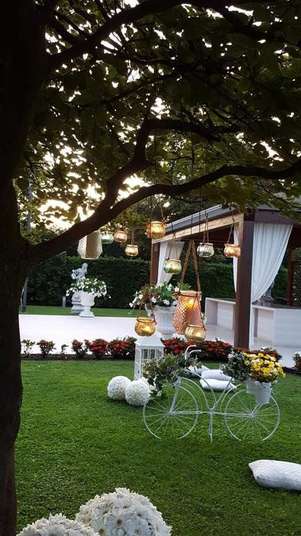 Outdoor Pictures 23