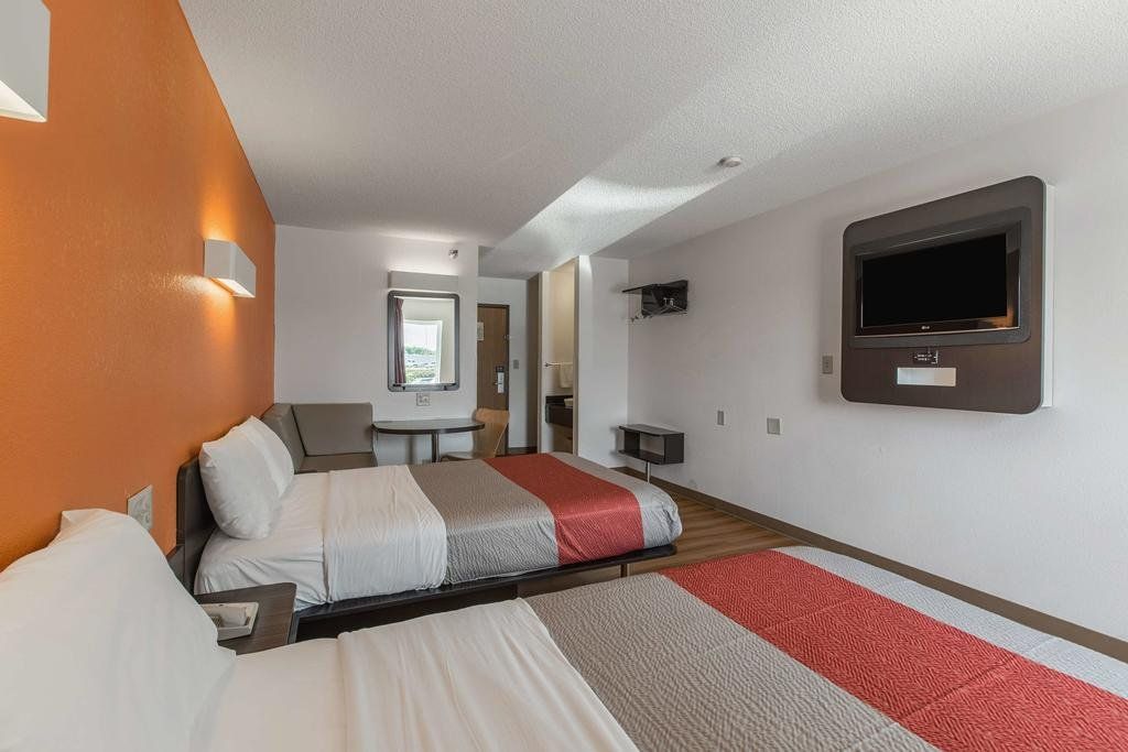 Motel 6 Omaha - Central