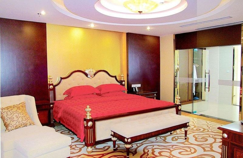Jiuhuashan Center Hotel