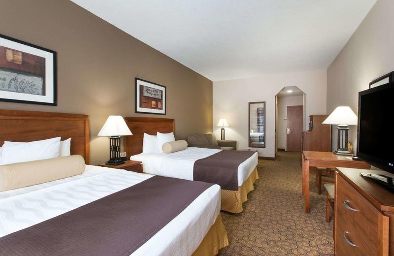 Days Inn & Suites by Wyndham Fort Pierce I-95