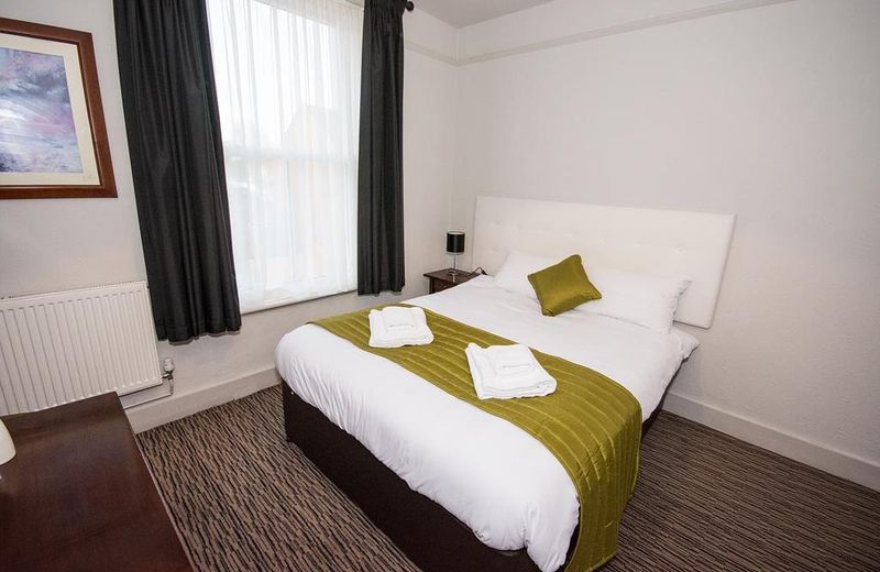 Fryatt Hotel & Bar