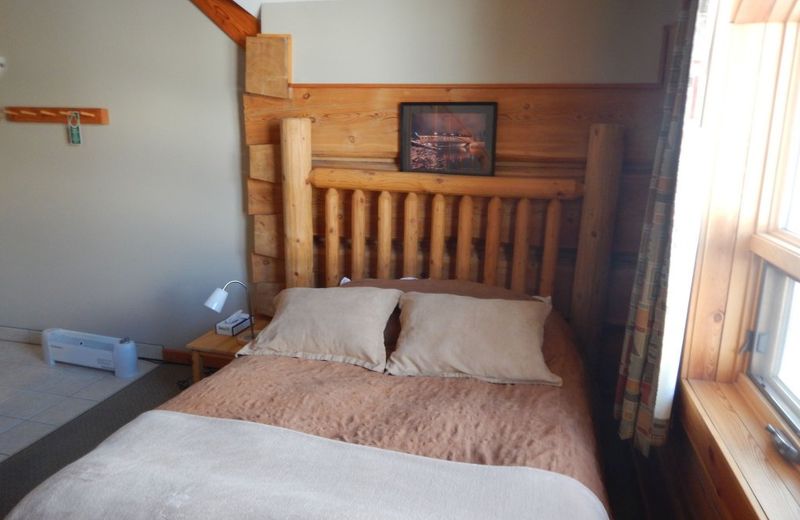 Basecamp Lodge Golden
