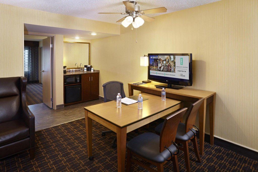 Embassy Suites by Hilton Los Angeles International Airport South