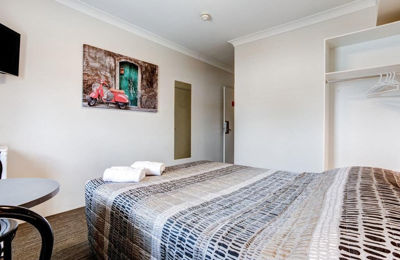 Arena Hotel (formerly Sleep Express Motel)