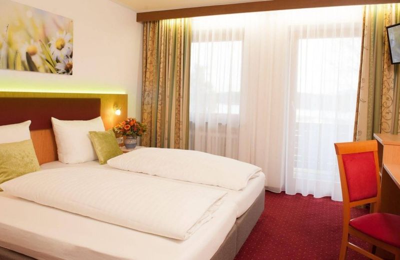 Hotel Seeblick & Ferienwohnung