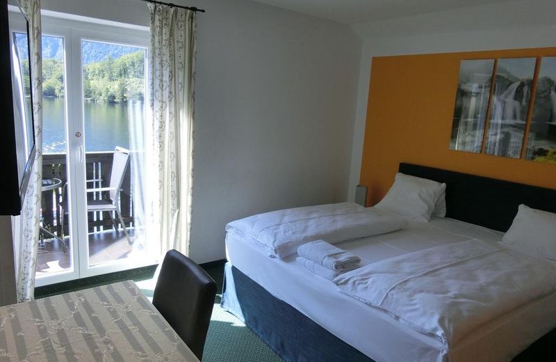 Hotel Haus Am See - Hallstatt Lake