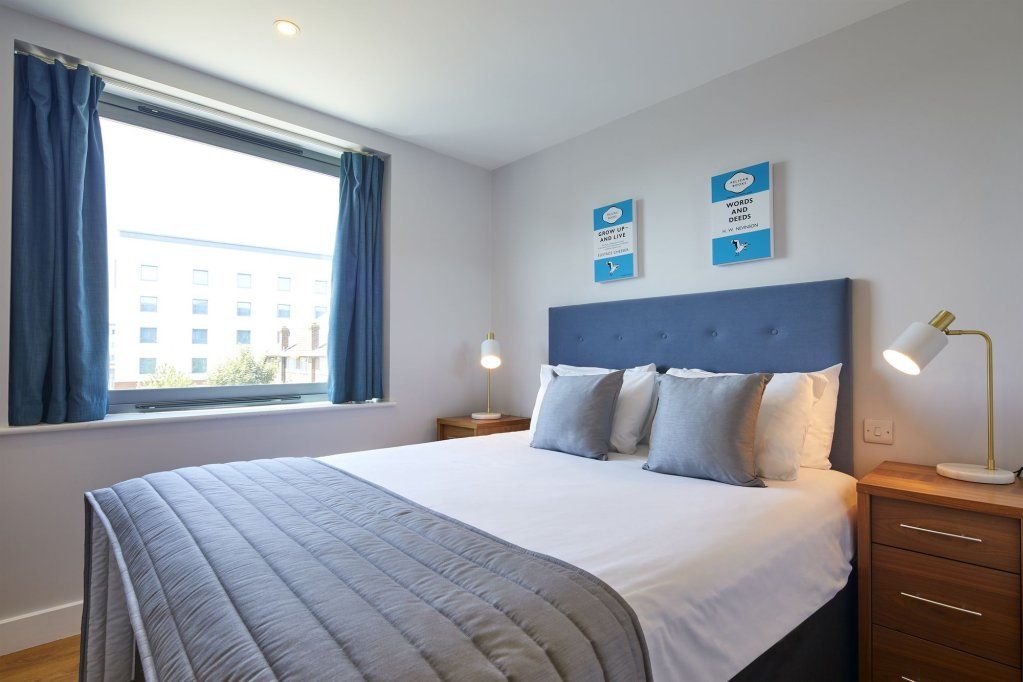 MAX SERVICED APTS FARNBOROUGH