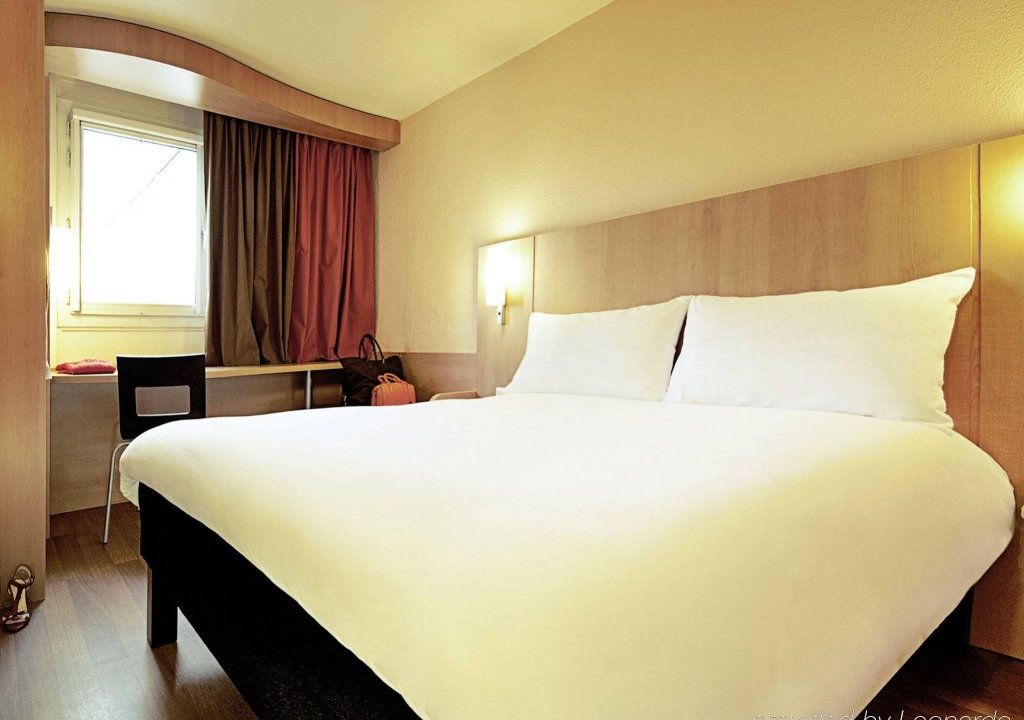IBIS Cannes Mouans Sartoux parking gratuit