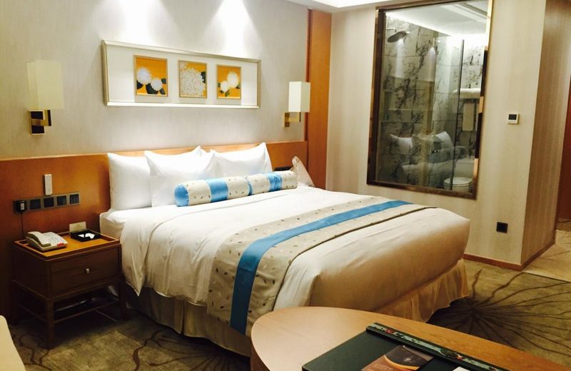 Menshine Gloria Plaza Hotel