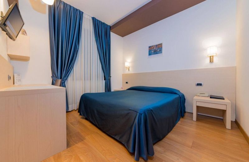 Sam Hotel
