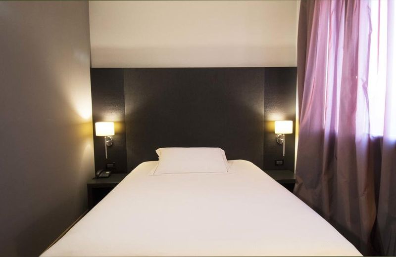 Sweet Hotel