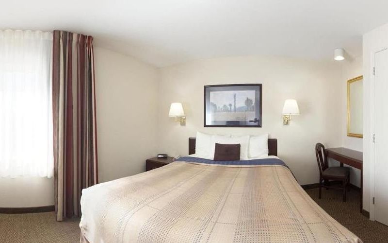 Sonesta Simply Suites St Louis Earth City