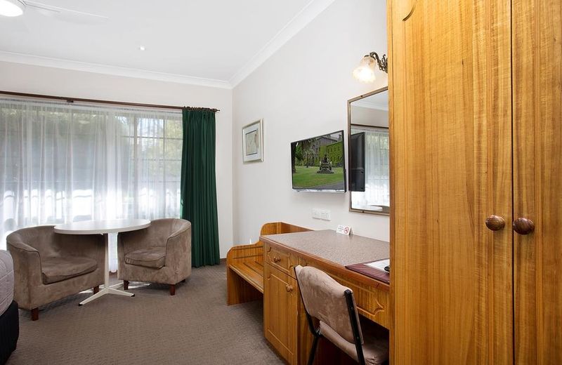 Manifold Motor Inn