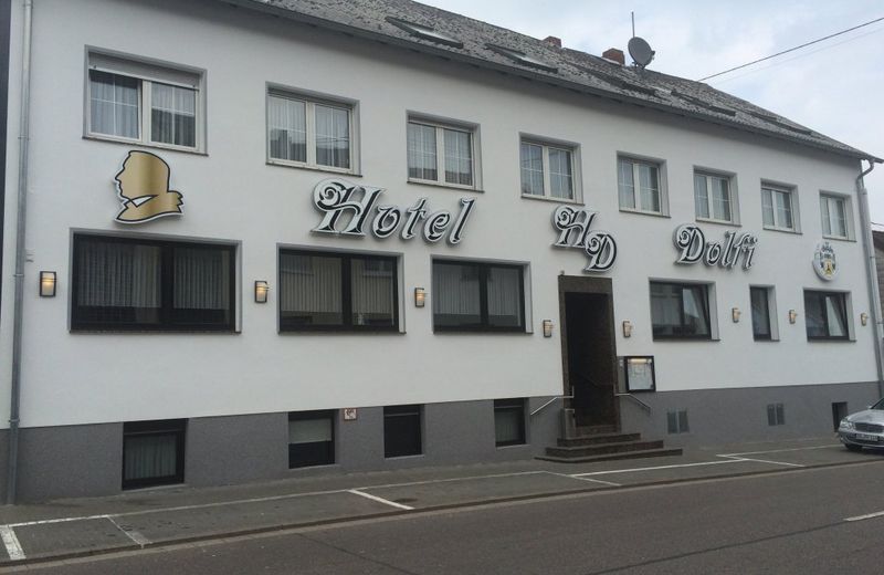 Dolfi Hotel & Restaurant