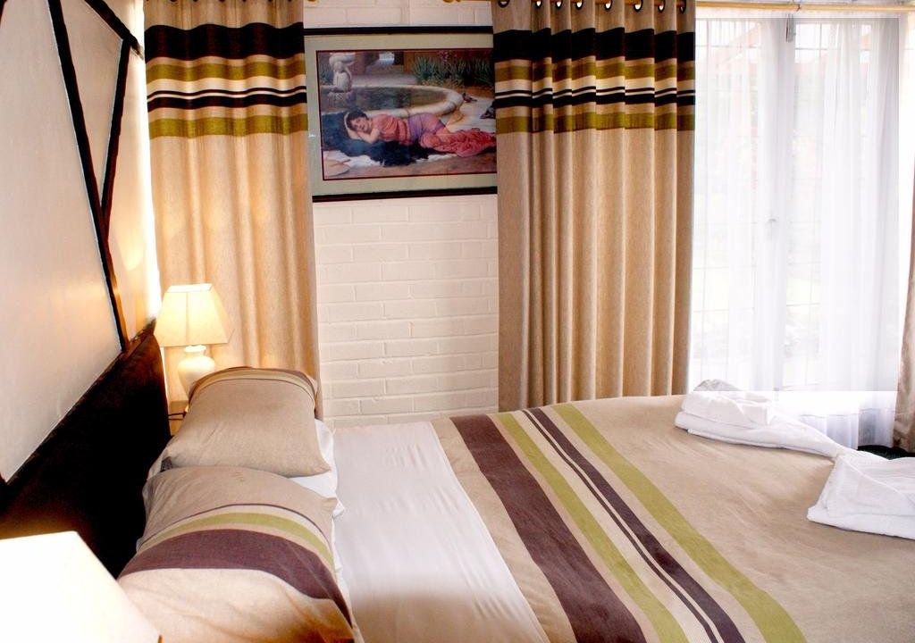 Tudor Lodge Hotel