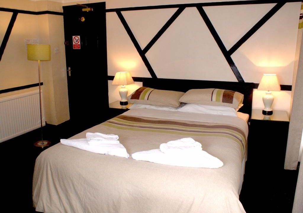 Tudor Lodge Hotel